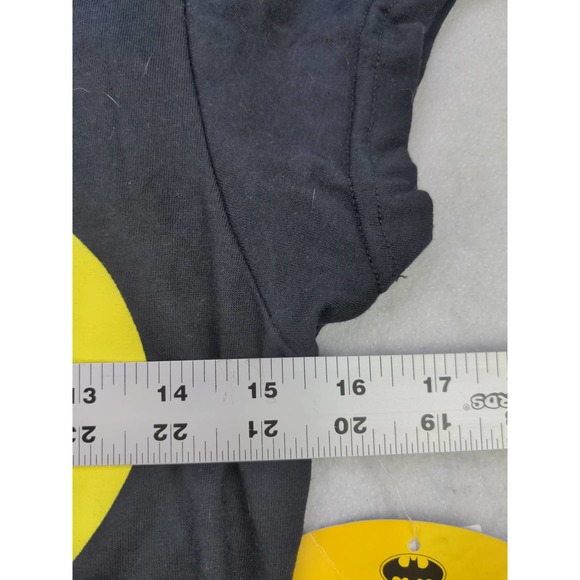 Girls Batman Costume Shirt W/ Detachable Cape Size XL 15/17 Black NWT - Picture 9 of 10